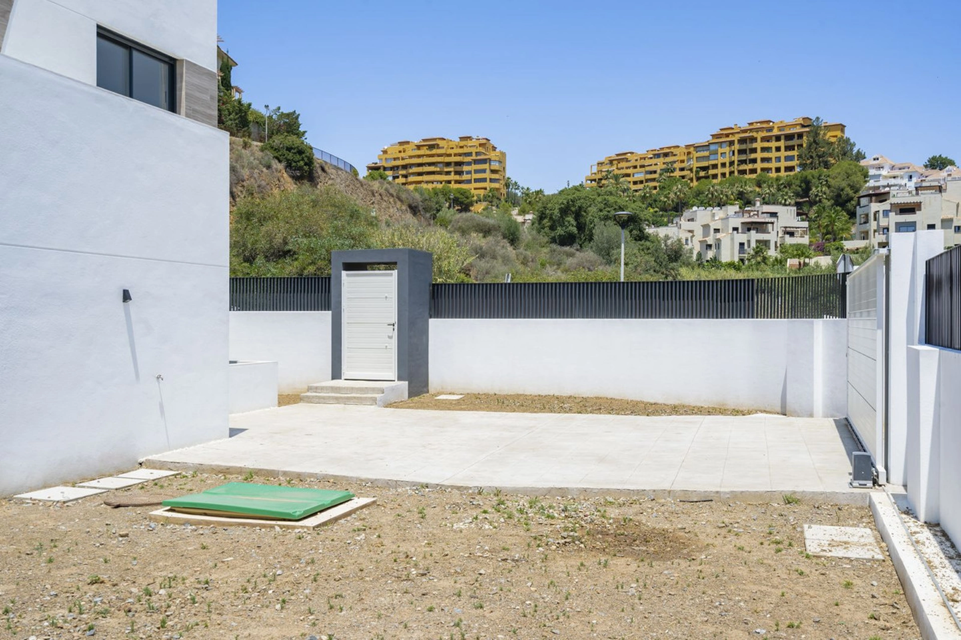 Villa for sale in Estepona