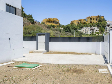 Villa for sale in Estepona