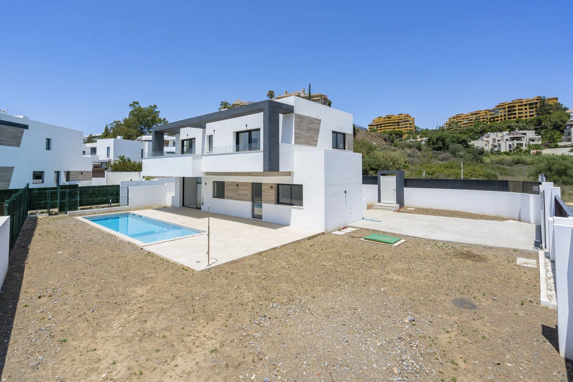 Villa for sale in Estepona