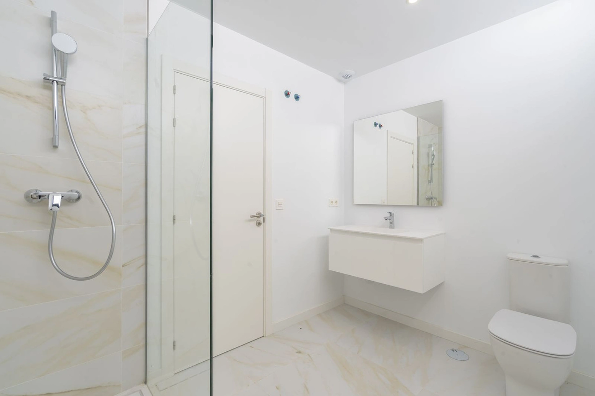 Villa for sale in Estepona