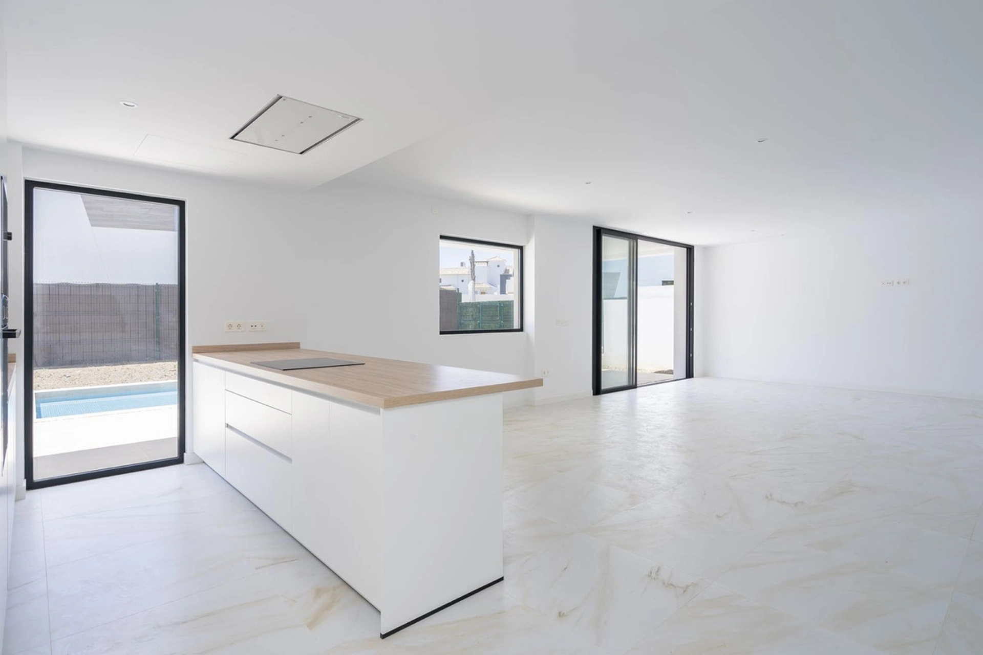 Villa for sale in Estepona