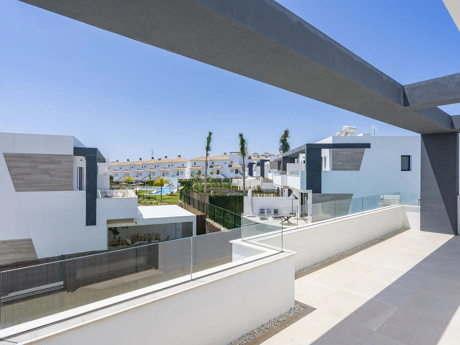 Villa for sale in Estepona
