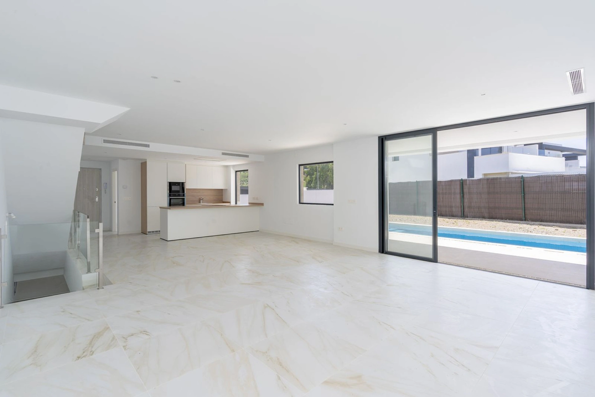 Villa for sale in Estepona