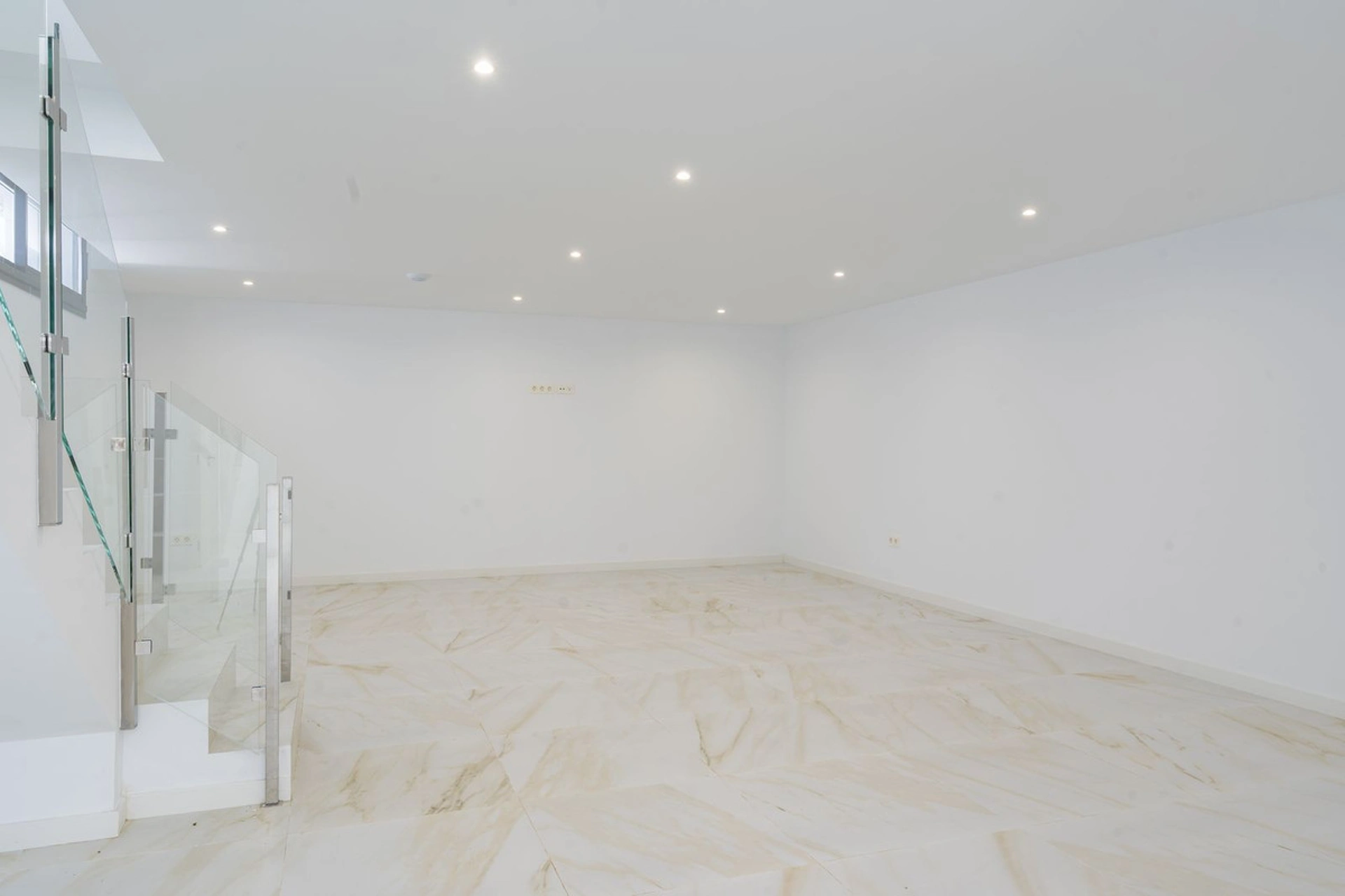 Villa for sale in Estepona
