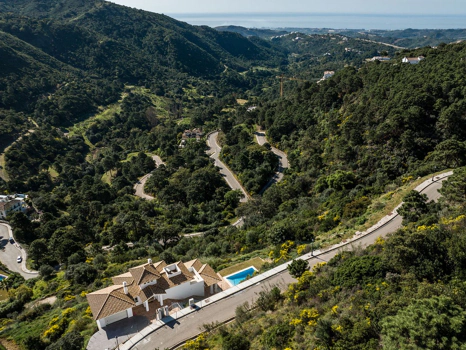 Villa for sale in Benahavis