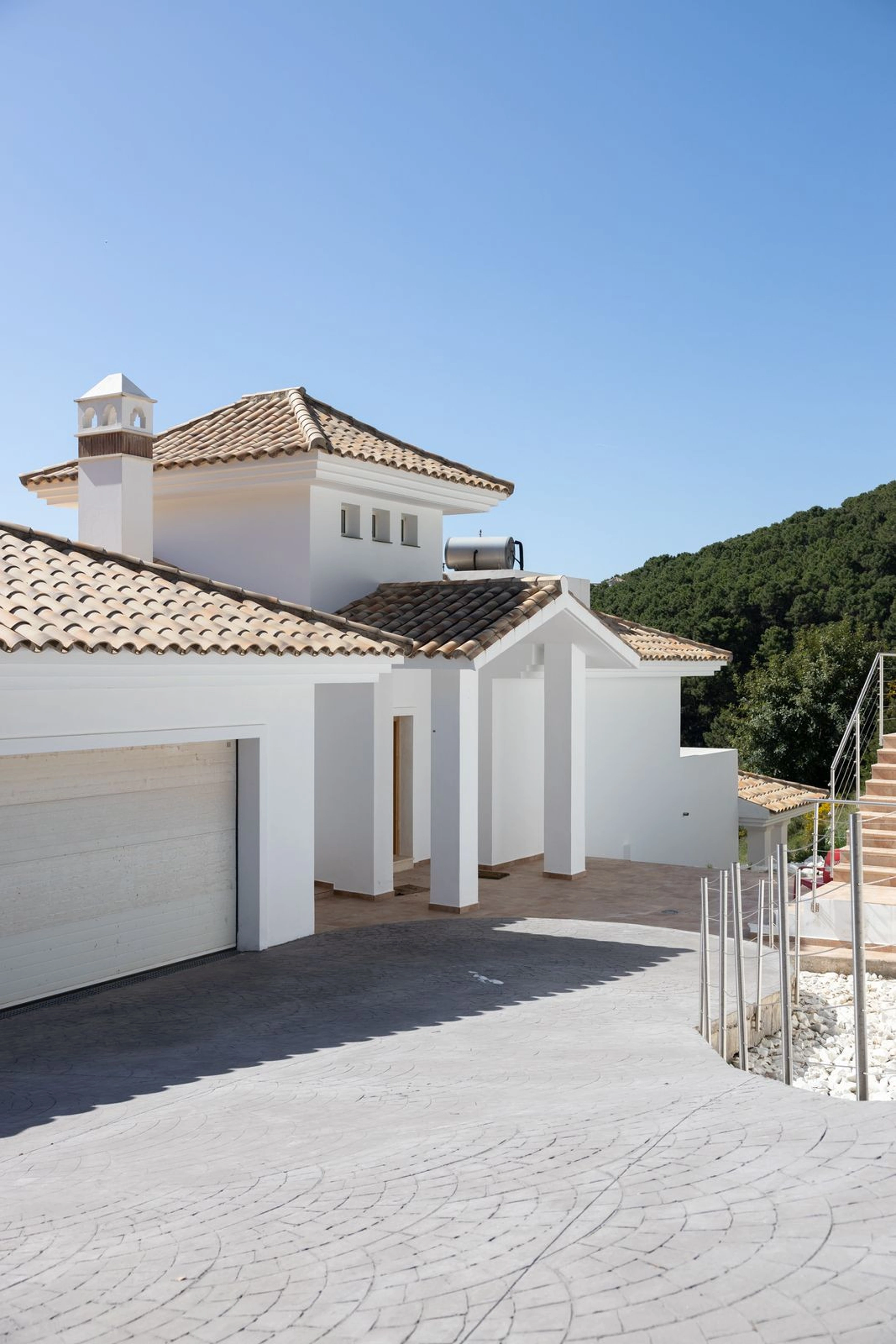 Villa for sale in Benahavis