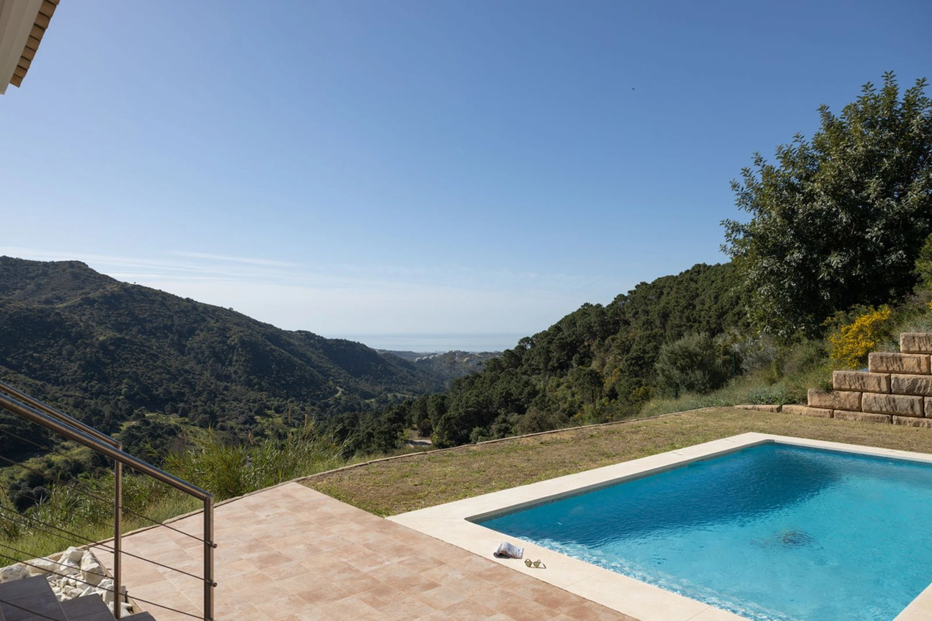 Villa for sale in Benahavis
