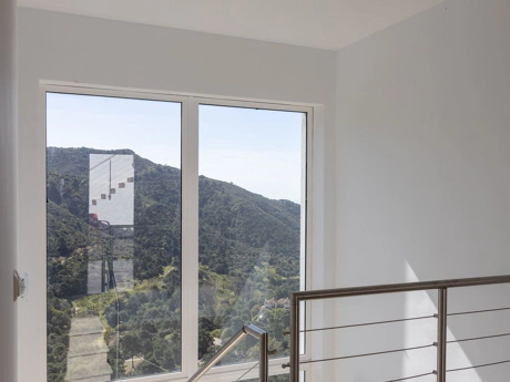 Villa for sale in Benahavis