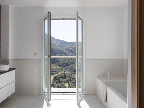 Villa for sale in Benahavis