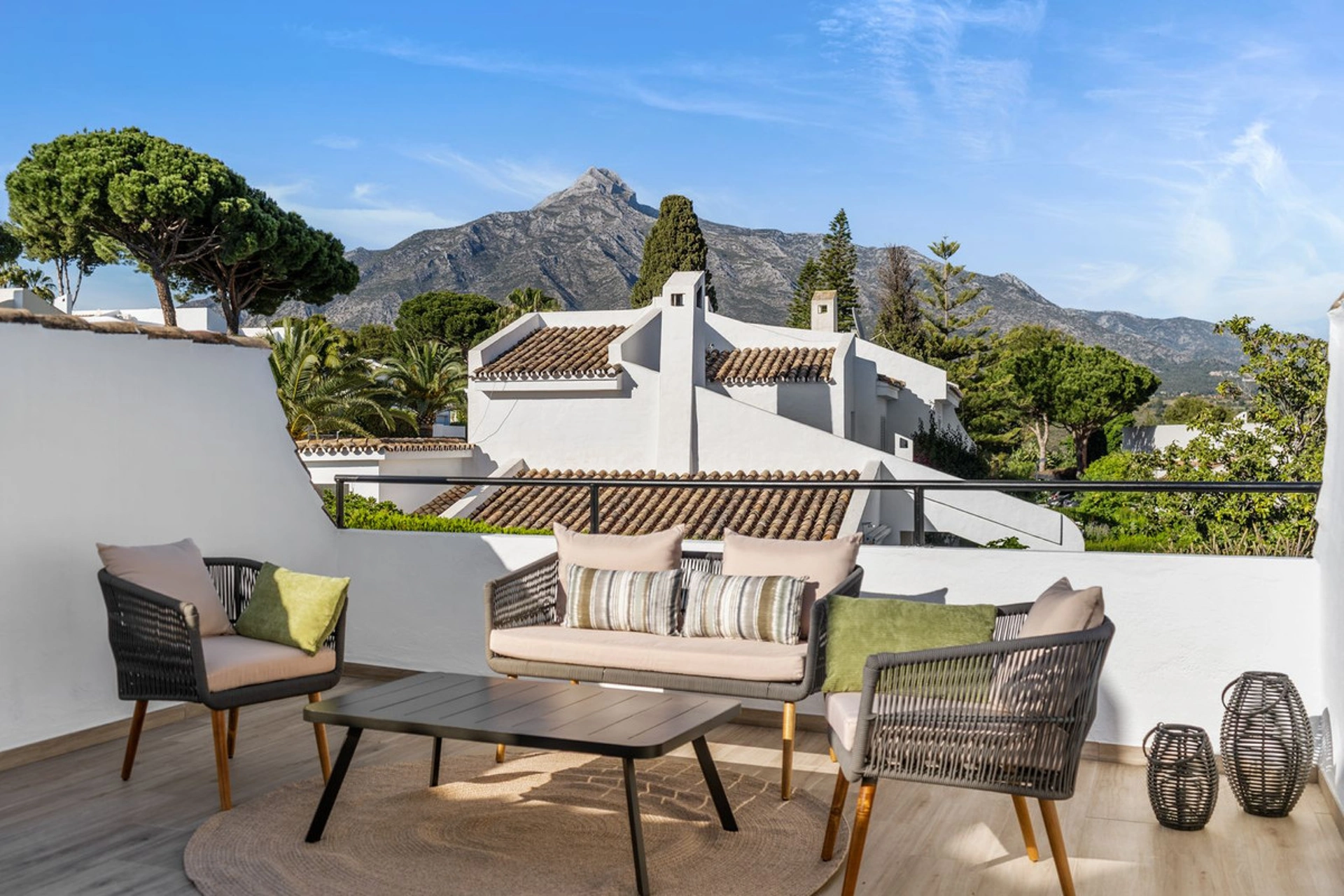 Adosado en venta en Nueva Andalucia, Marbella