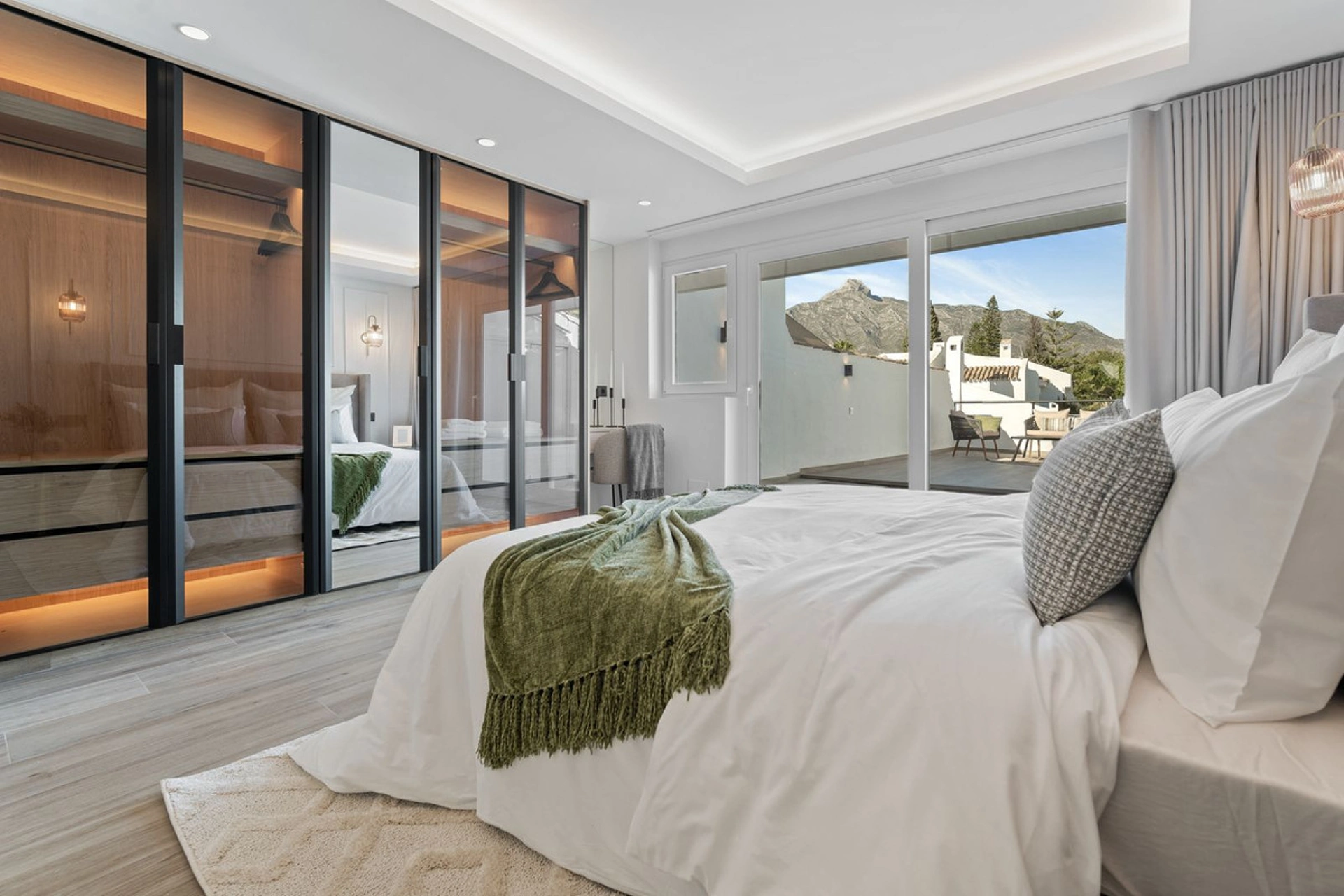Adosado en venta en Nueva Andalucia, Marbella