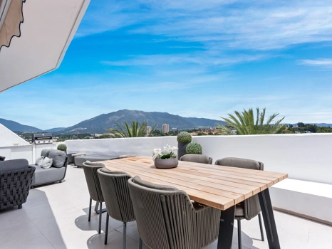 Ático en venta en Nueva Andalucia, Marbella