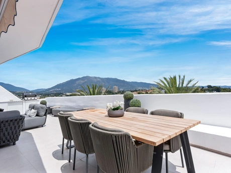 Penthouse for sale in Nueva Andalucia, Marbella