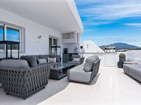 Penthouse for sale in Nueva Andalucia, Marbella