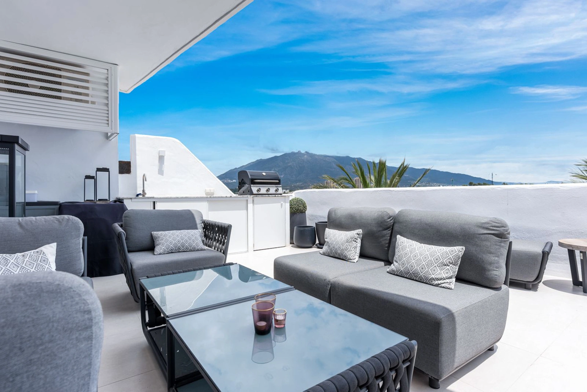 Ático en venta en Nueva Andalucia, Marbella