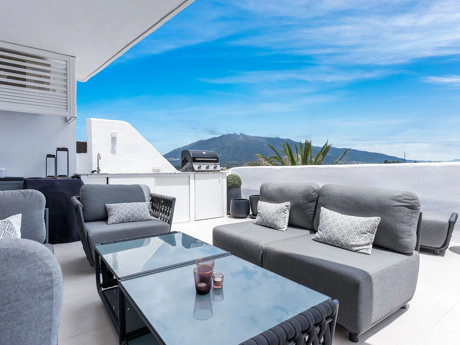Penthouse for sale in Nueva Andalucia, Marbella