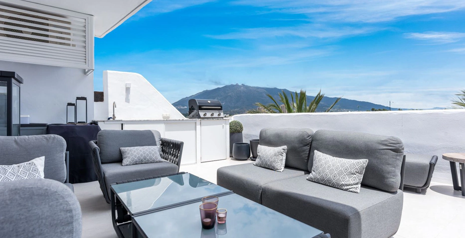 Penthouse for sale in Nueva Andalucia, Marbella