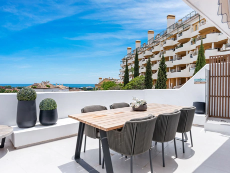Penthouse for sale in Nueva Andalucia, Marbella
