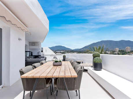 Penthouse for sale in Nueva Andalucia, Marbella