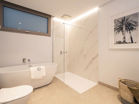 Apartment for sale in Benahavis