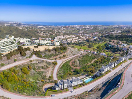 Apartment for sale in Benahavis