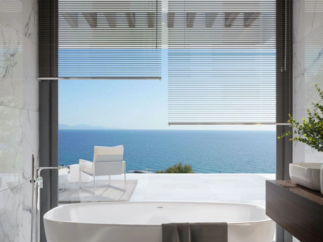 Villa for sale in Estepona