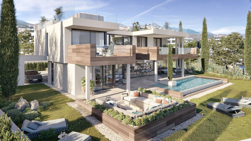 Villa for sale in Estepona