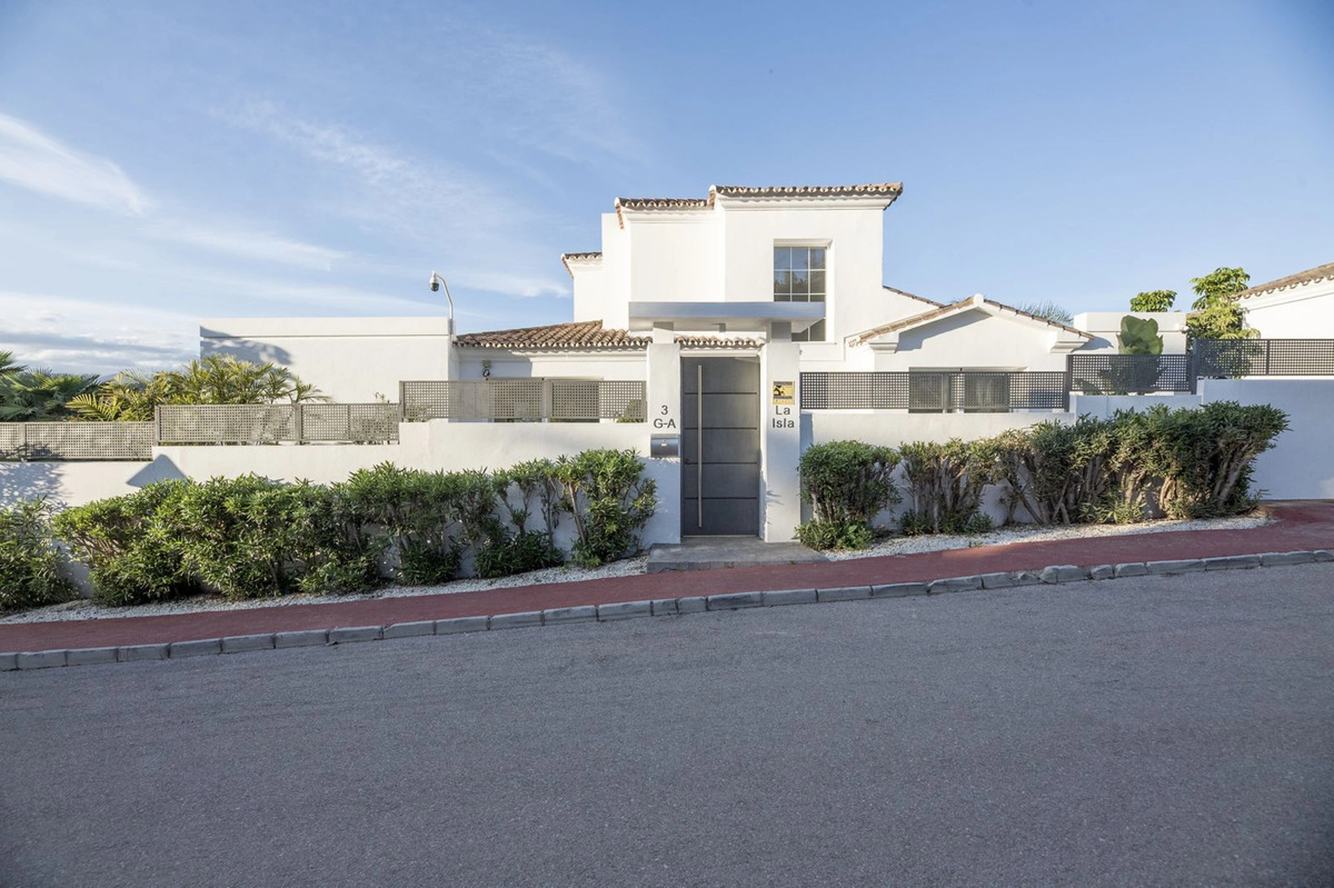 Villa for sale in Nueva Andalucia, Marbella