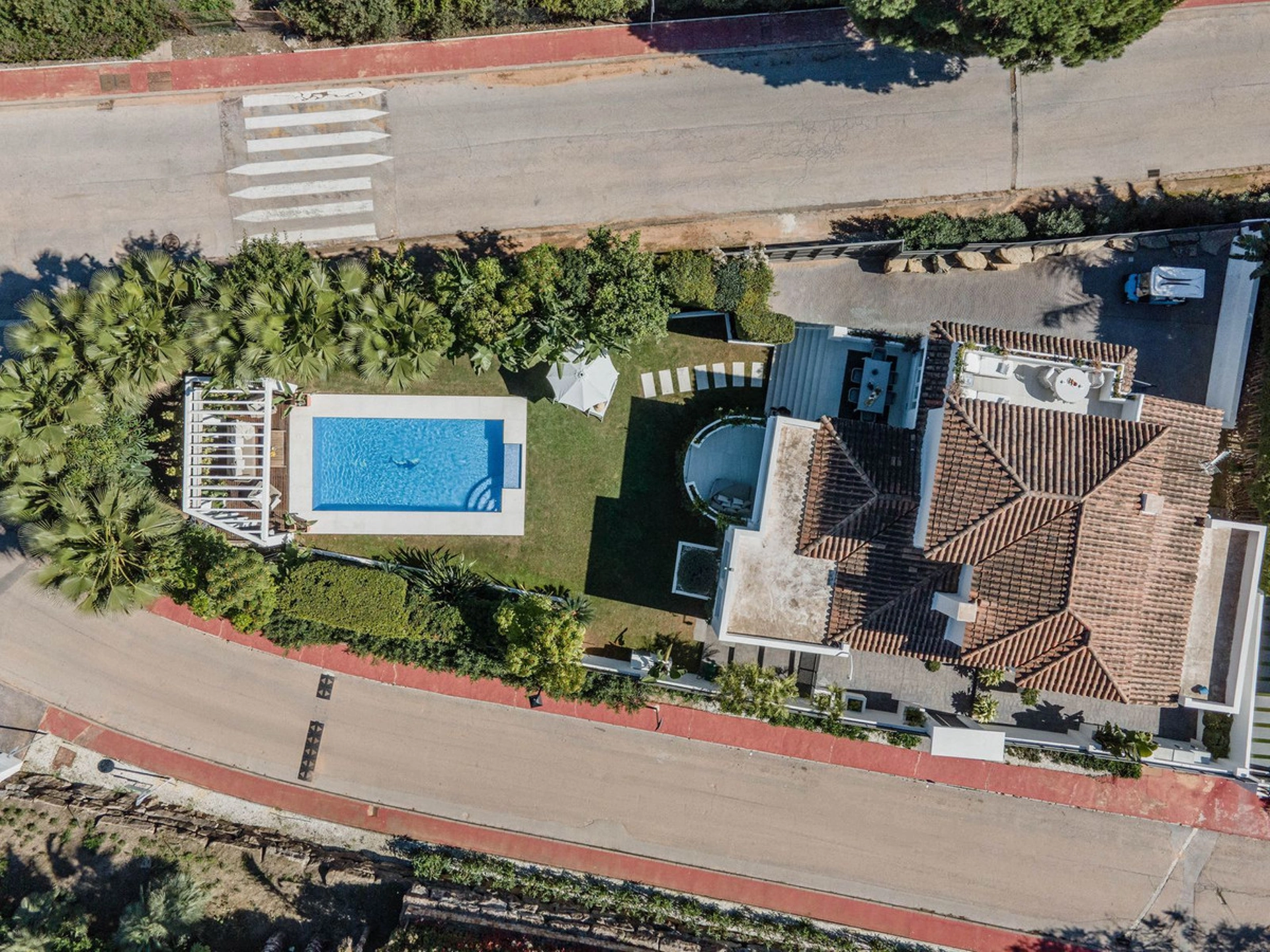 Villa for sale in Nueva Andalucia, Marbella