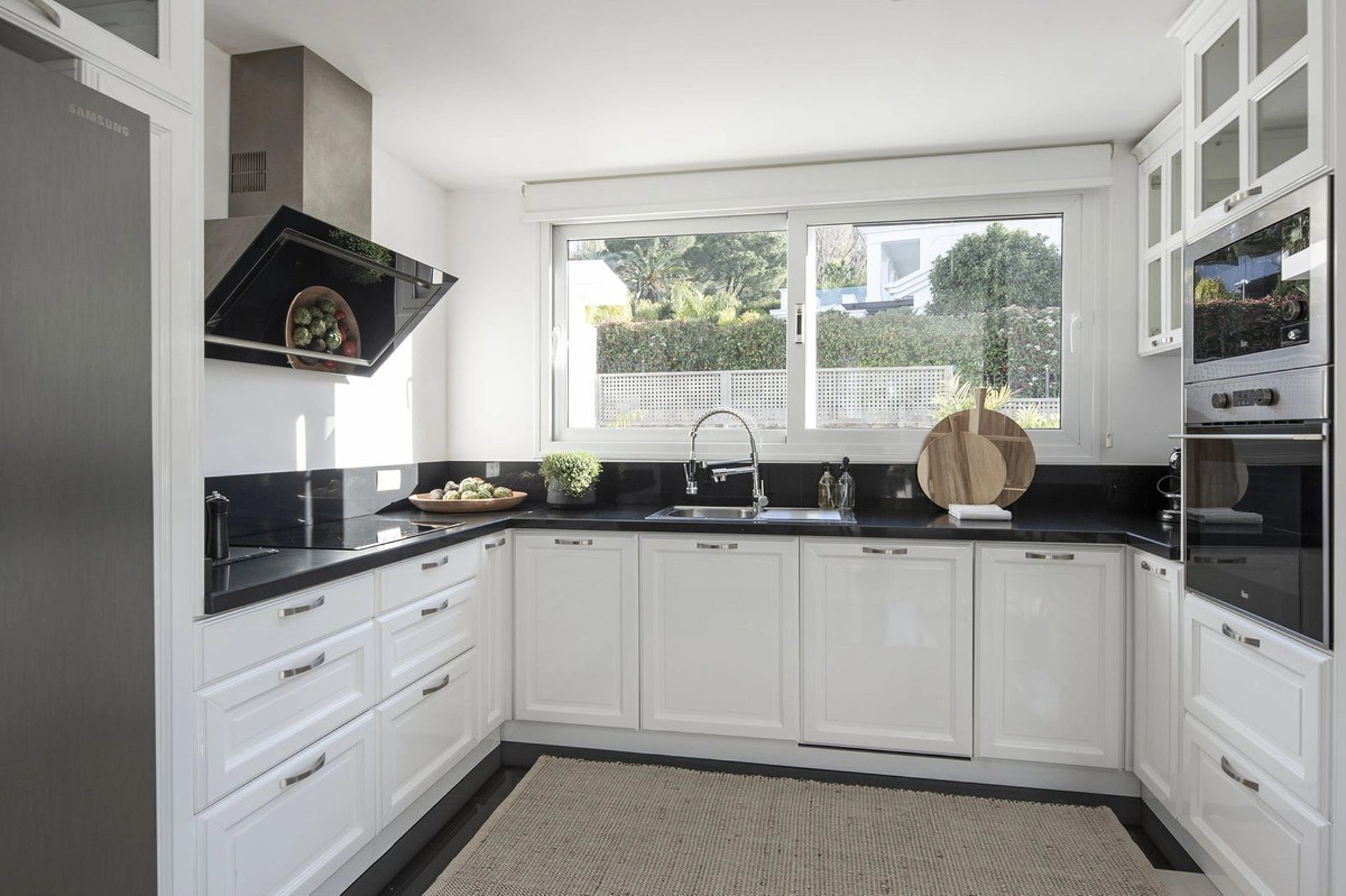 Villa for sale in Nueva Andalucia, Marbella