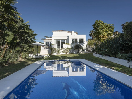 Villa for sale in Nueva Andalucia, Marbella