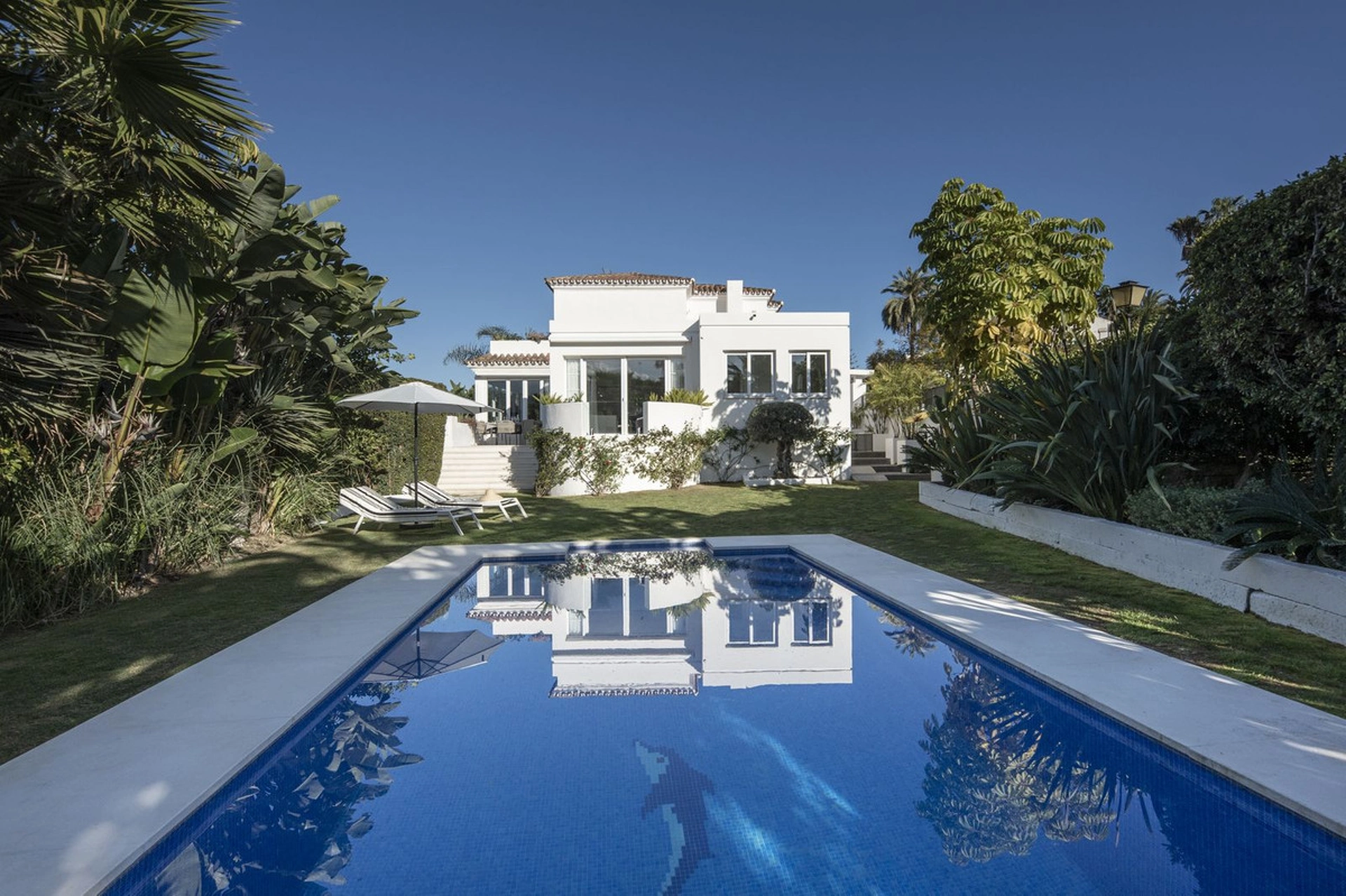 Villa for sale in Nueva Andalucia, Marbella