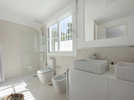 Villa for sale in Nueva Andalucia, Marbella