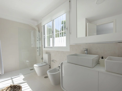 Villa for sale in Nueva Andalucia, Marbella