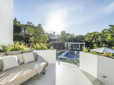 Villa for sale in Nueva Andalucia, Marbella