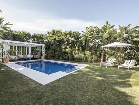 Villa for sale in Nueva Andalucia, Marbella