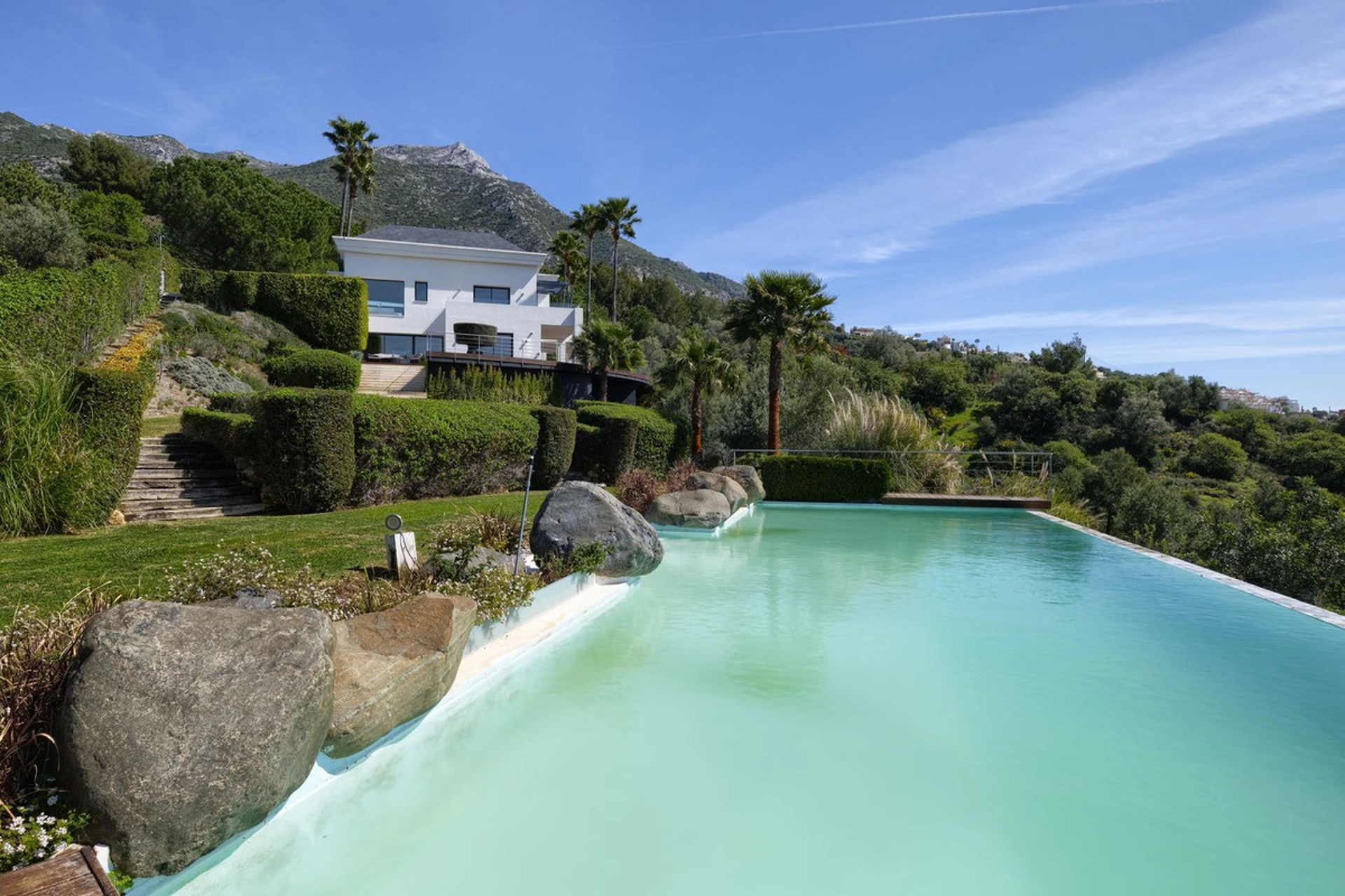 Villa for sale in Istan