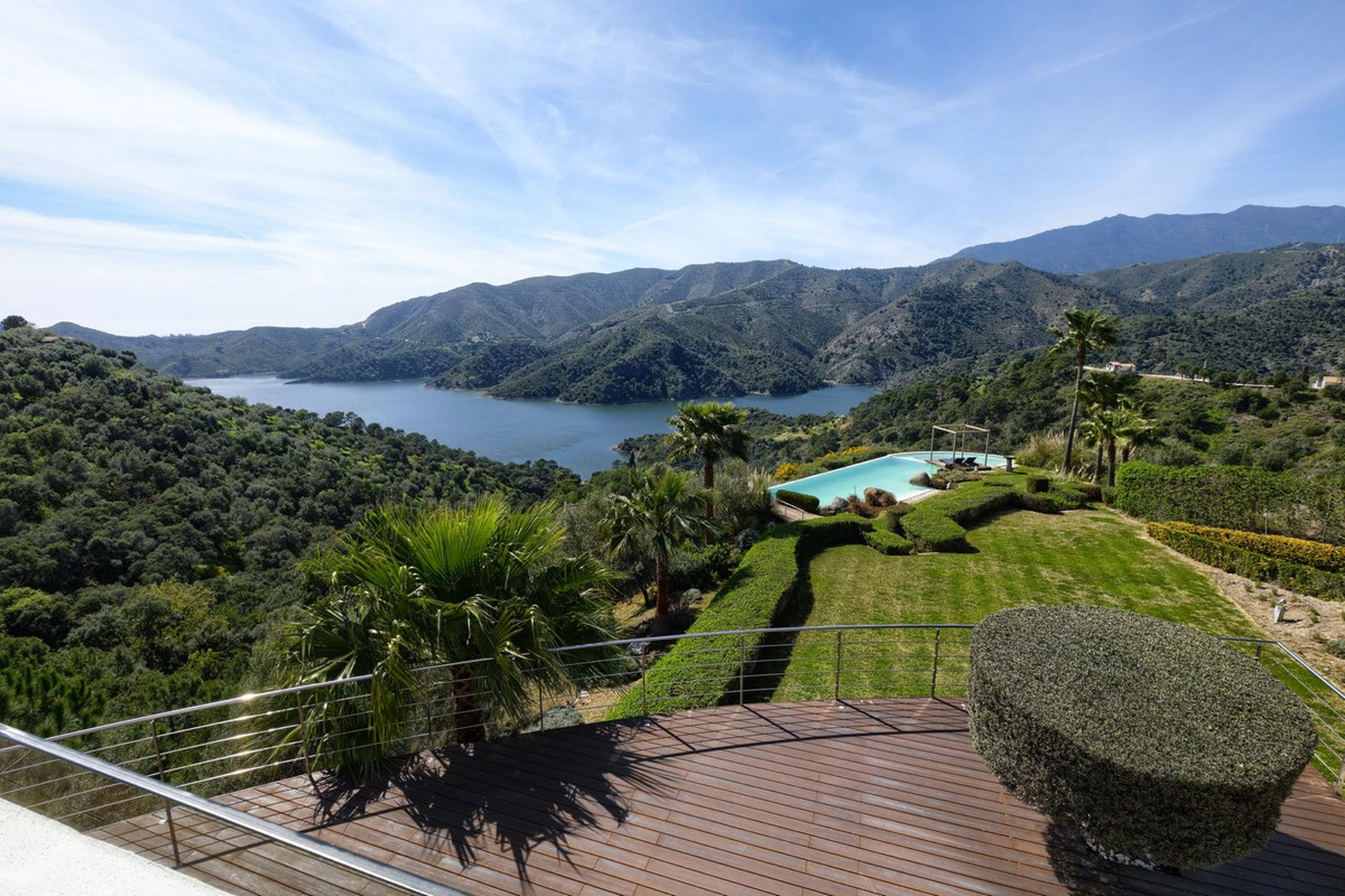 Villa for sale in Istan