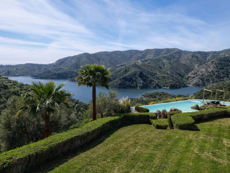 Villa for sale in Istan