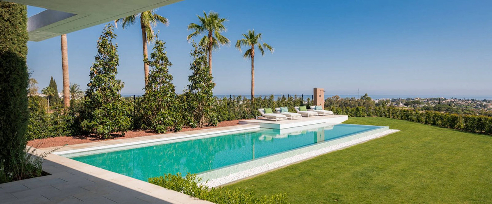 Villa for sale in Benahavis