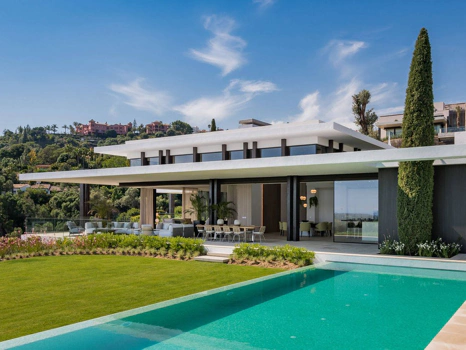 Villa for sale in Benahavis