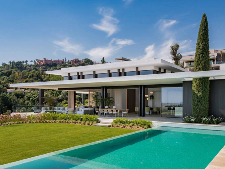 Villa for sale in Benahavis