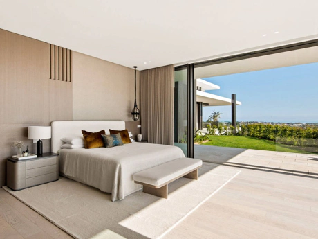 Villa for sale in Benahavis