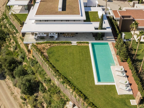 Villa for sale in Benahavis