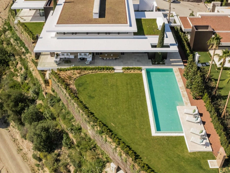 Villa for sale in Benahavis