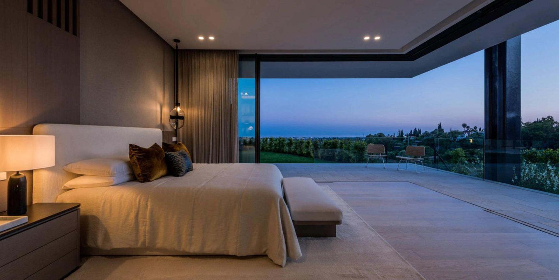 Villa for sale in Benahavis