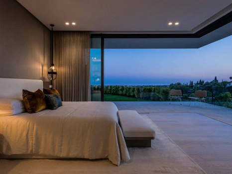 Villa for sale in Benahavis
