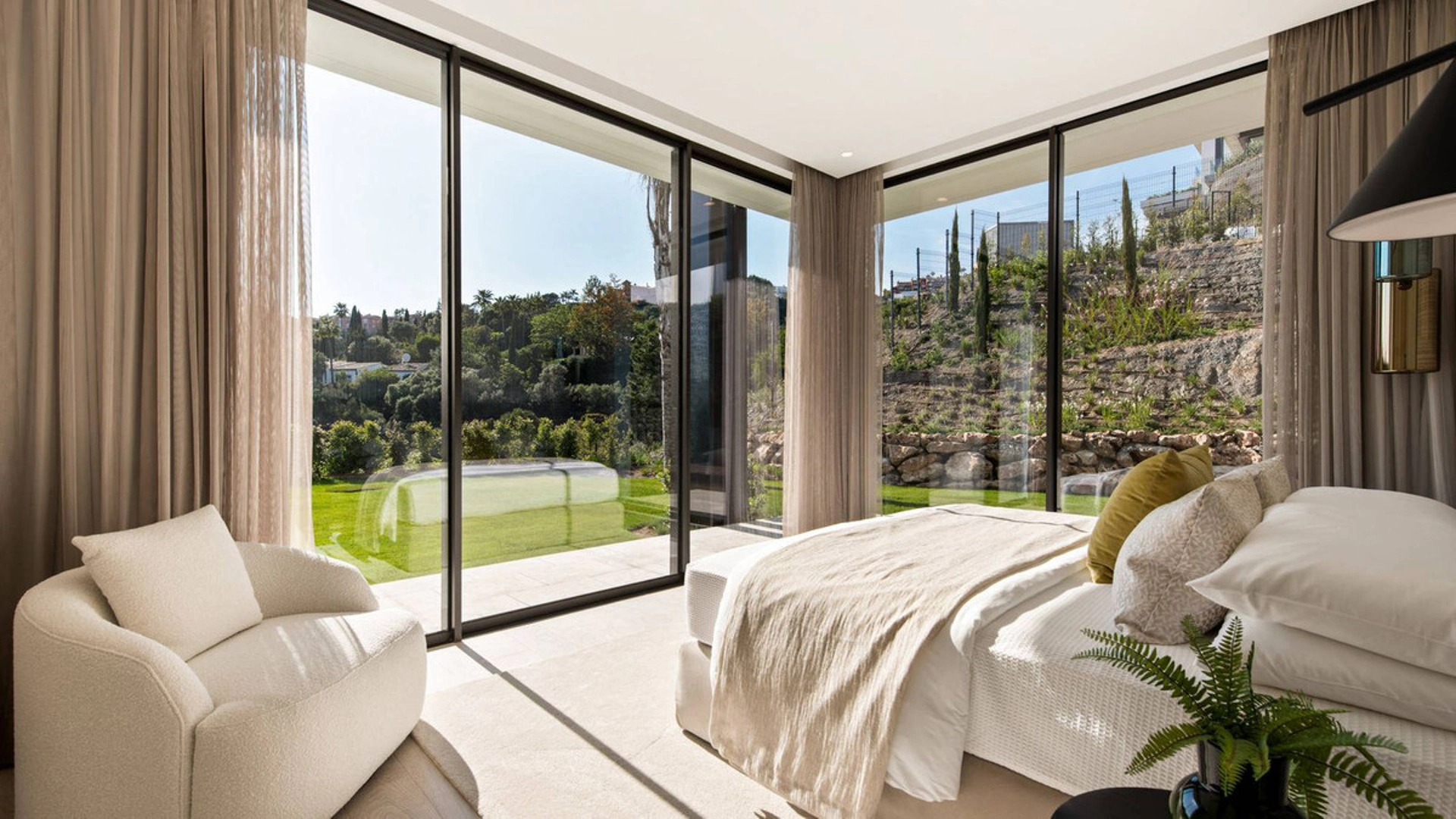 Villa for sale in Benahavis
