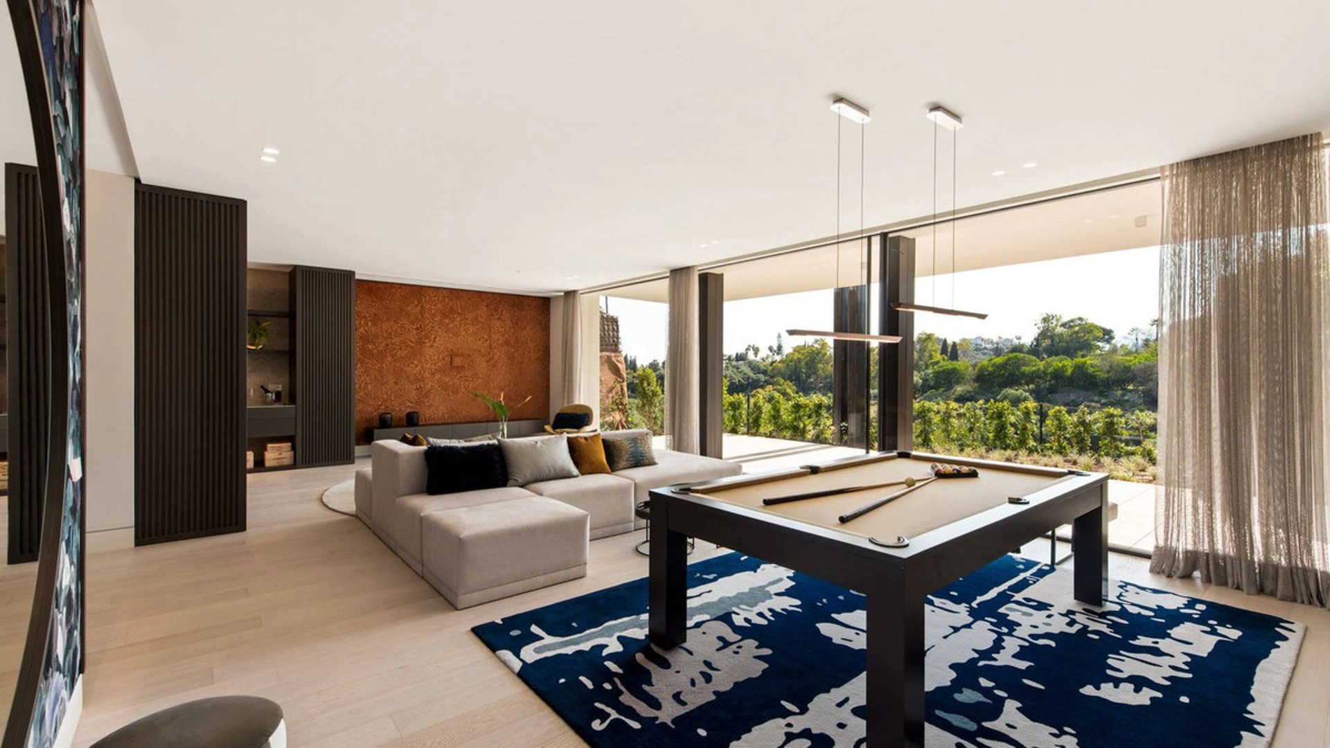 Villa for sale in Benahavis