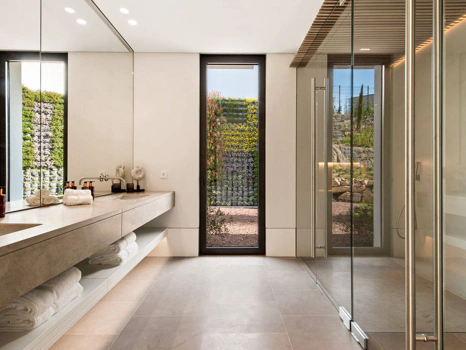 Villa for sale in Benahavis